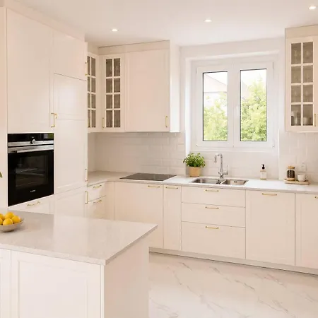Above With Views Of The And The Alps Daire *